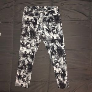 Steve Madden Cropped Gym Leggings